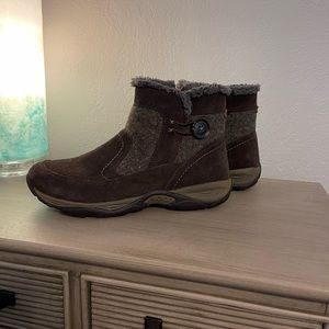 Easy Spirit Boots - Size 9M - brown with gray accent at top